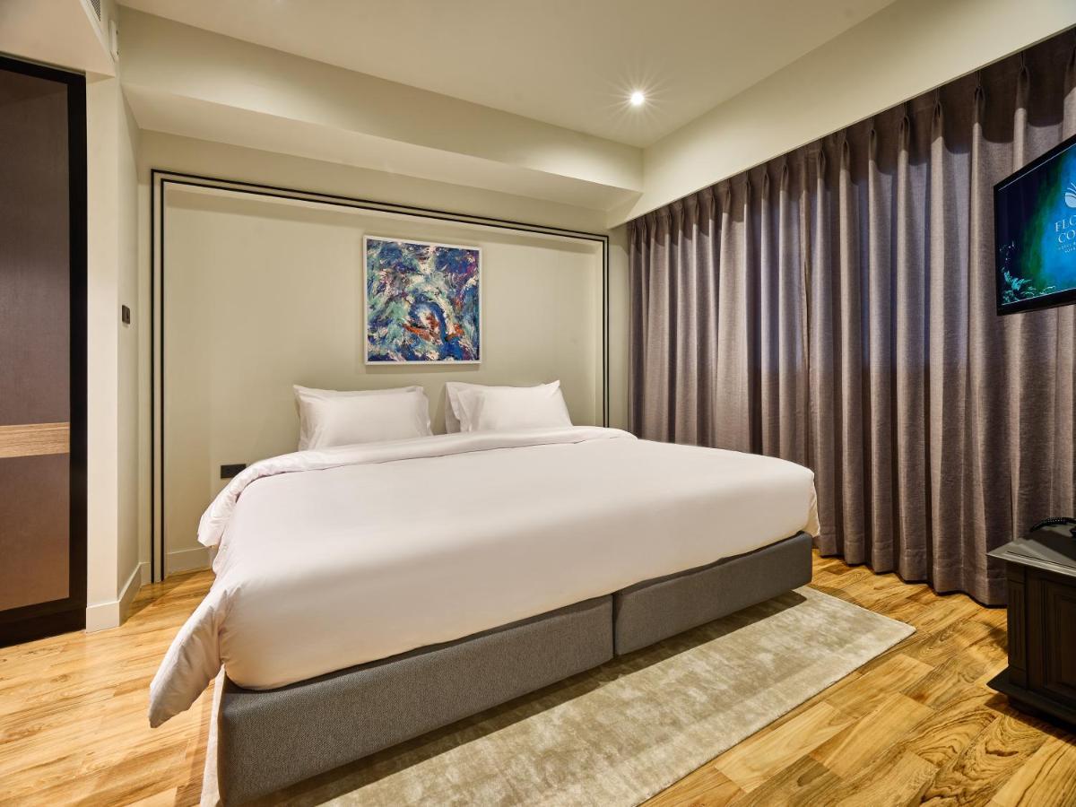 Floral Court Hotel & Residence Sukhumvit 13 Банкок Екстериор снимка